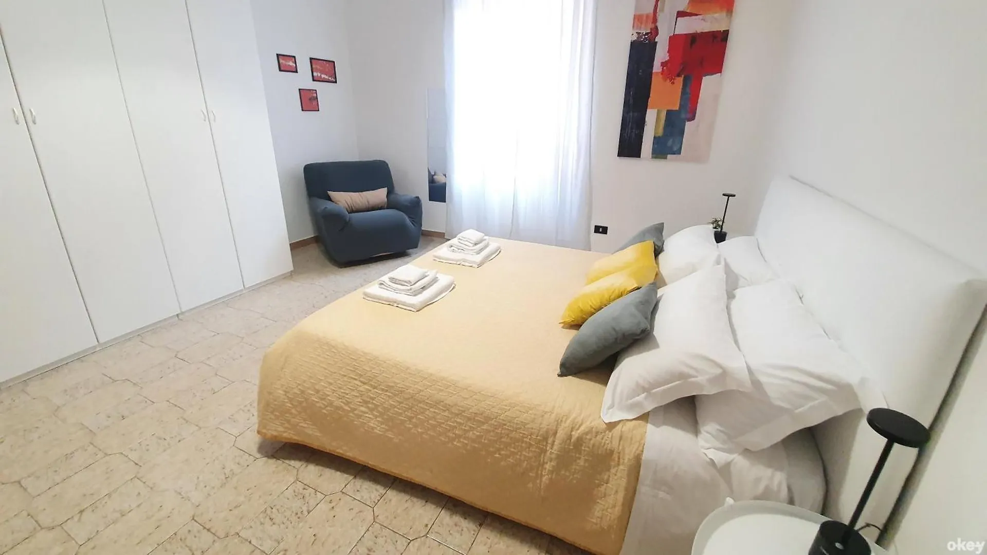 White Central Apartment - Bari Centro