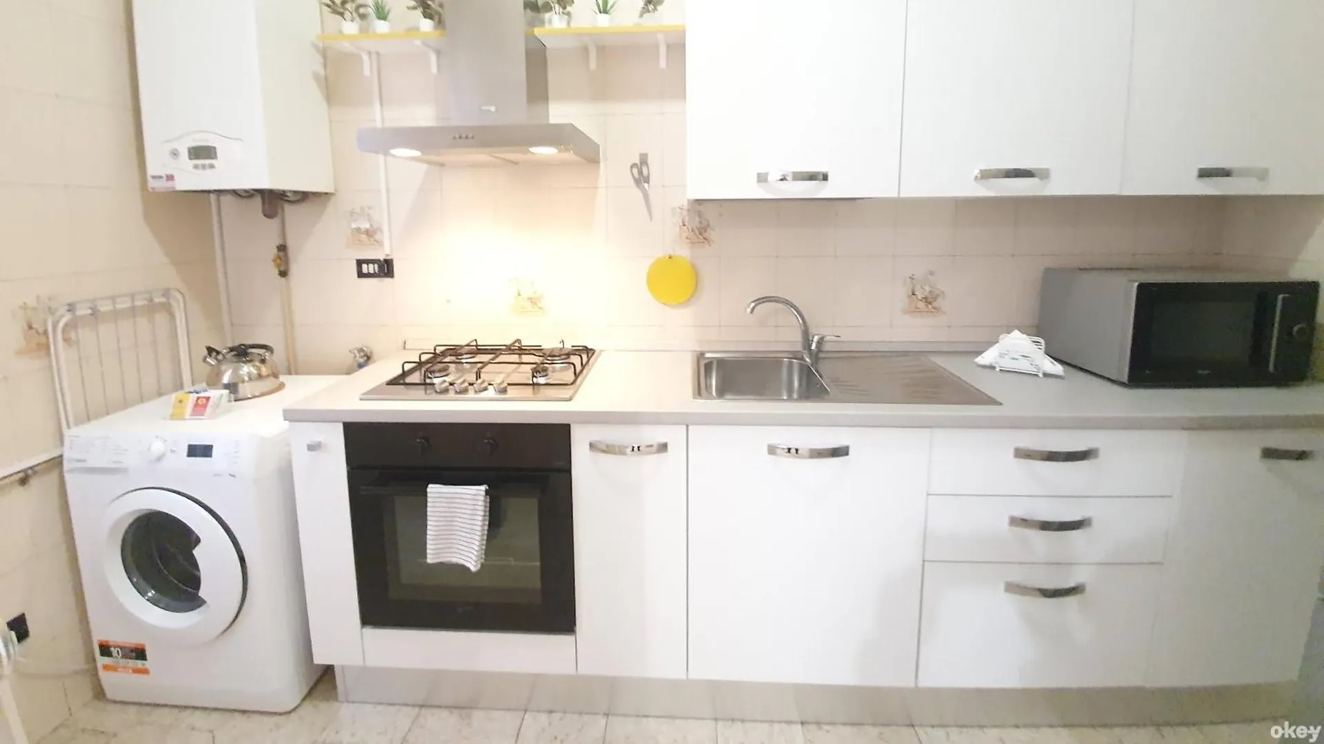 White Central Apartment - Bari Centro
