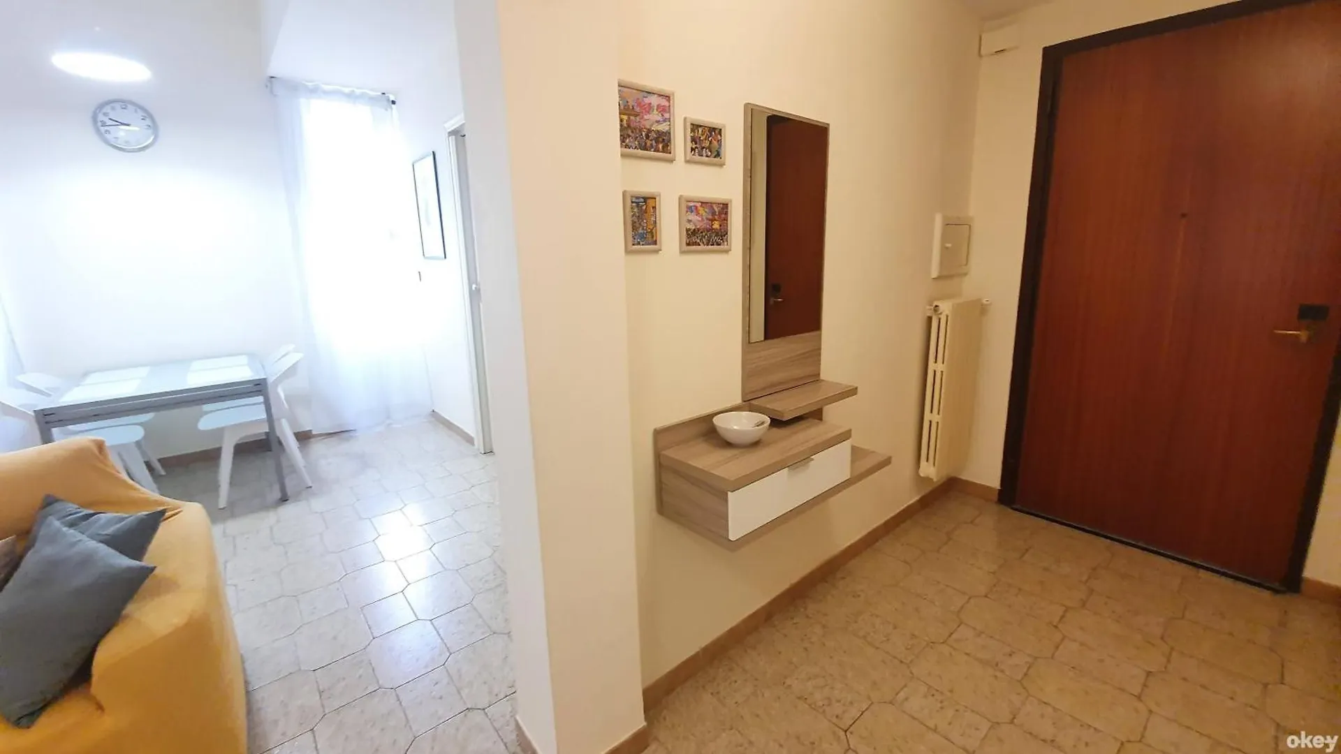 White Central Apartment - Bari Centro