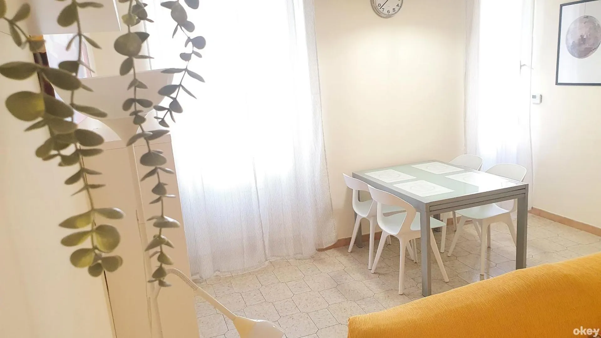 White Central Apartment - Bari Centro