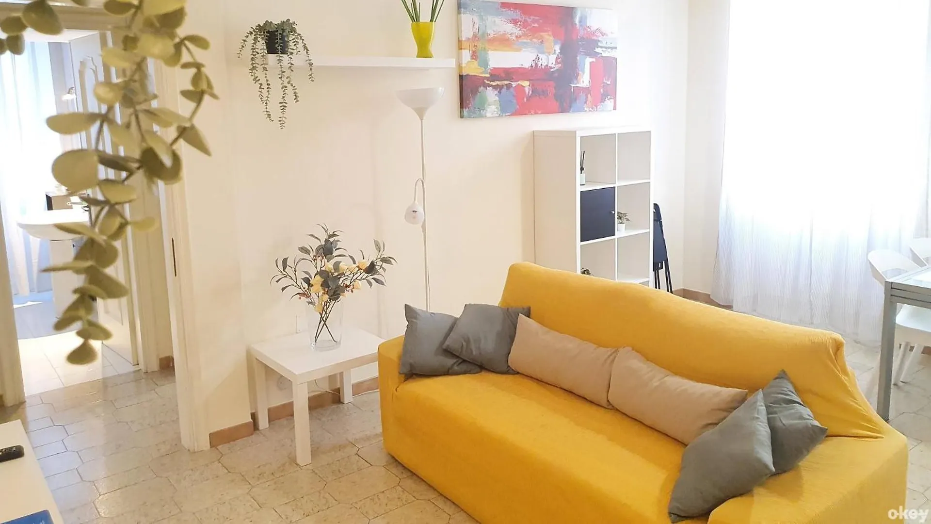 White Central Apartment - Bari Centro