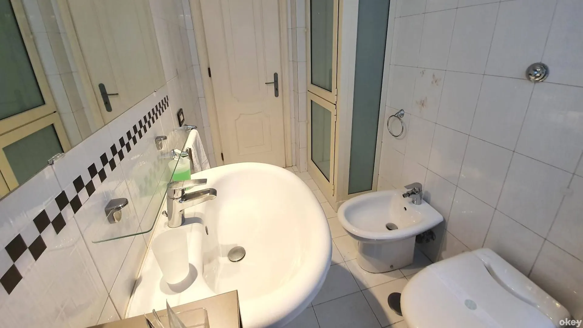 White Central Apartment - Bari Centro