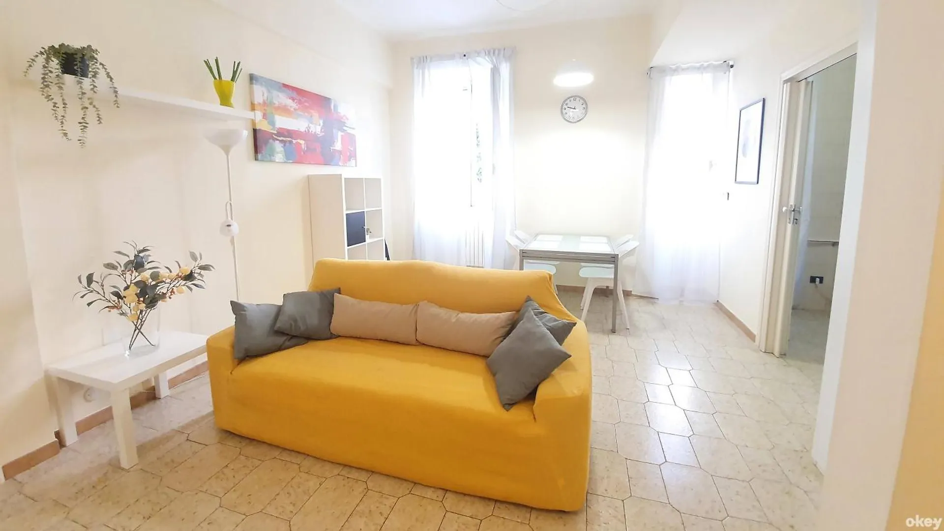 White Central Apartment - Bari Centro 0*,  Italien